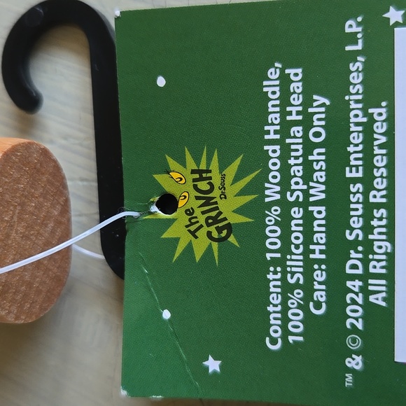 THE GRINCH KITCHEN GROUP - Picture 8 of 15